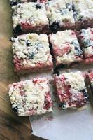 Gretchen's table: Summer berry bars with lemon glaze are easier than pie